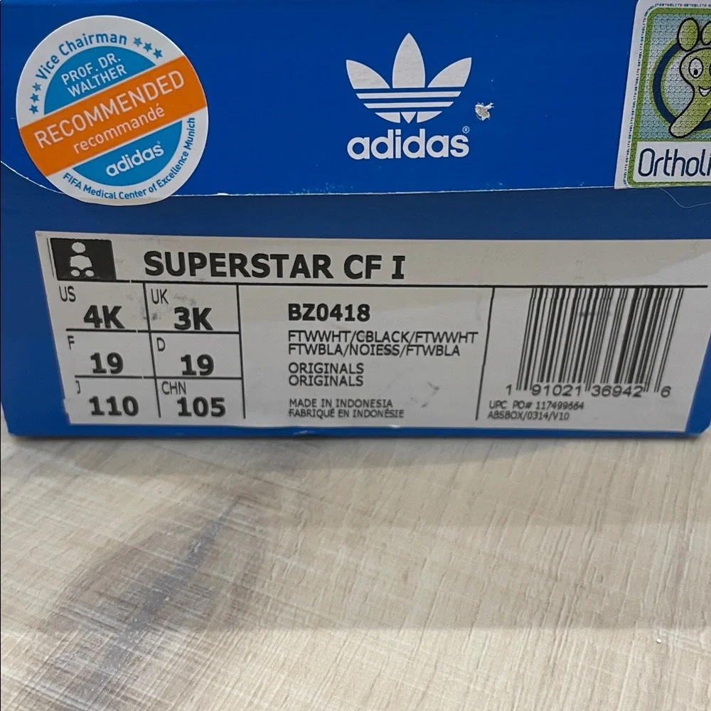 4T Adidas Superstar White and Black Velcro Sneakers - Picture 2 of 6